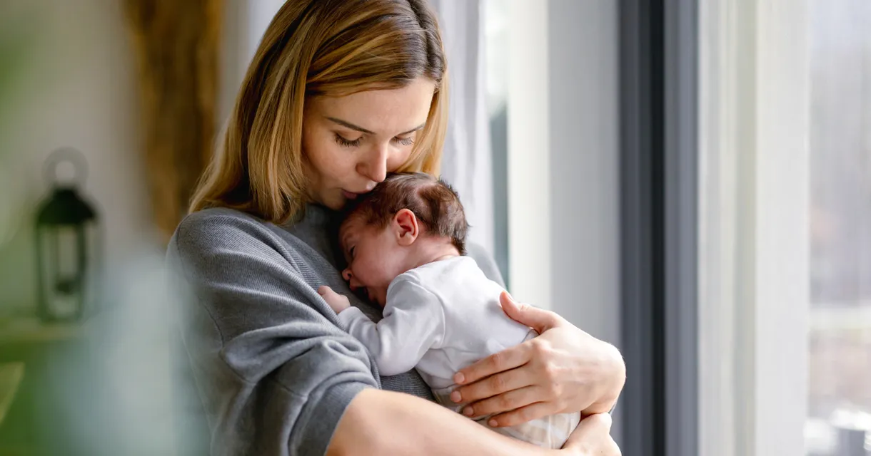 Postpartum Recovery Guide: What to Expect & All the Essentials