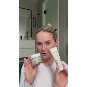 Aveeno Calm + Restore Oat Gel Moisturiser 50ml