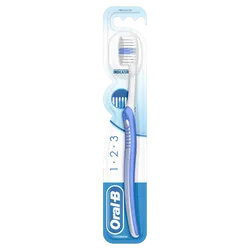 Oral B Indicator Toothbrush Medium