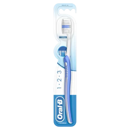 Oral B Indicator Toothbrush Medium