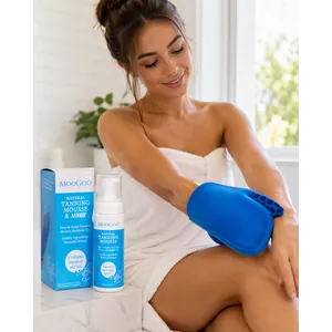 MooGoo Natural Tanning Mousse 200ml & Mitt Bundle