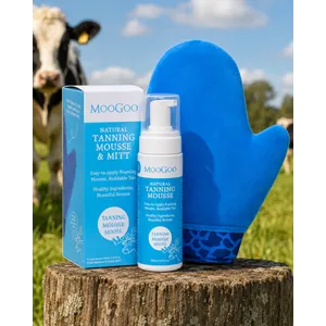 MooGoo Natural Tanning Mousse 200ml & Mitt Bundle